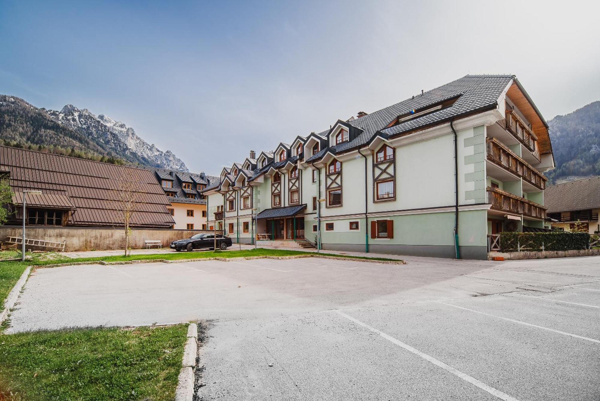 Apartments Slavec With Free Onsite Parking Kranjska Gora Exterior foto